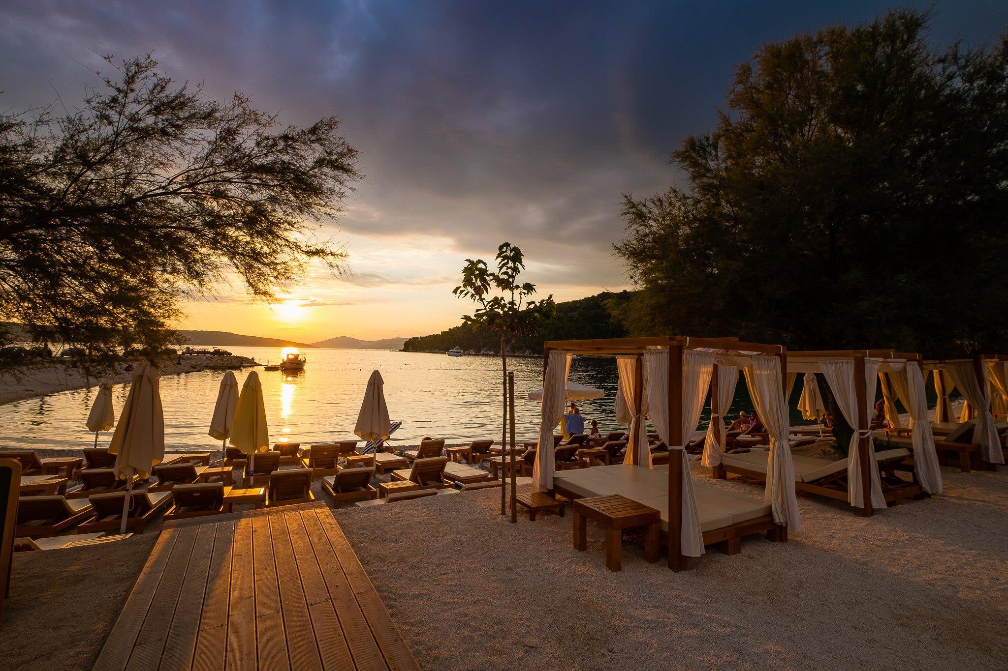 Hotel Salona Palace Ngoại thất bức ảnh