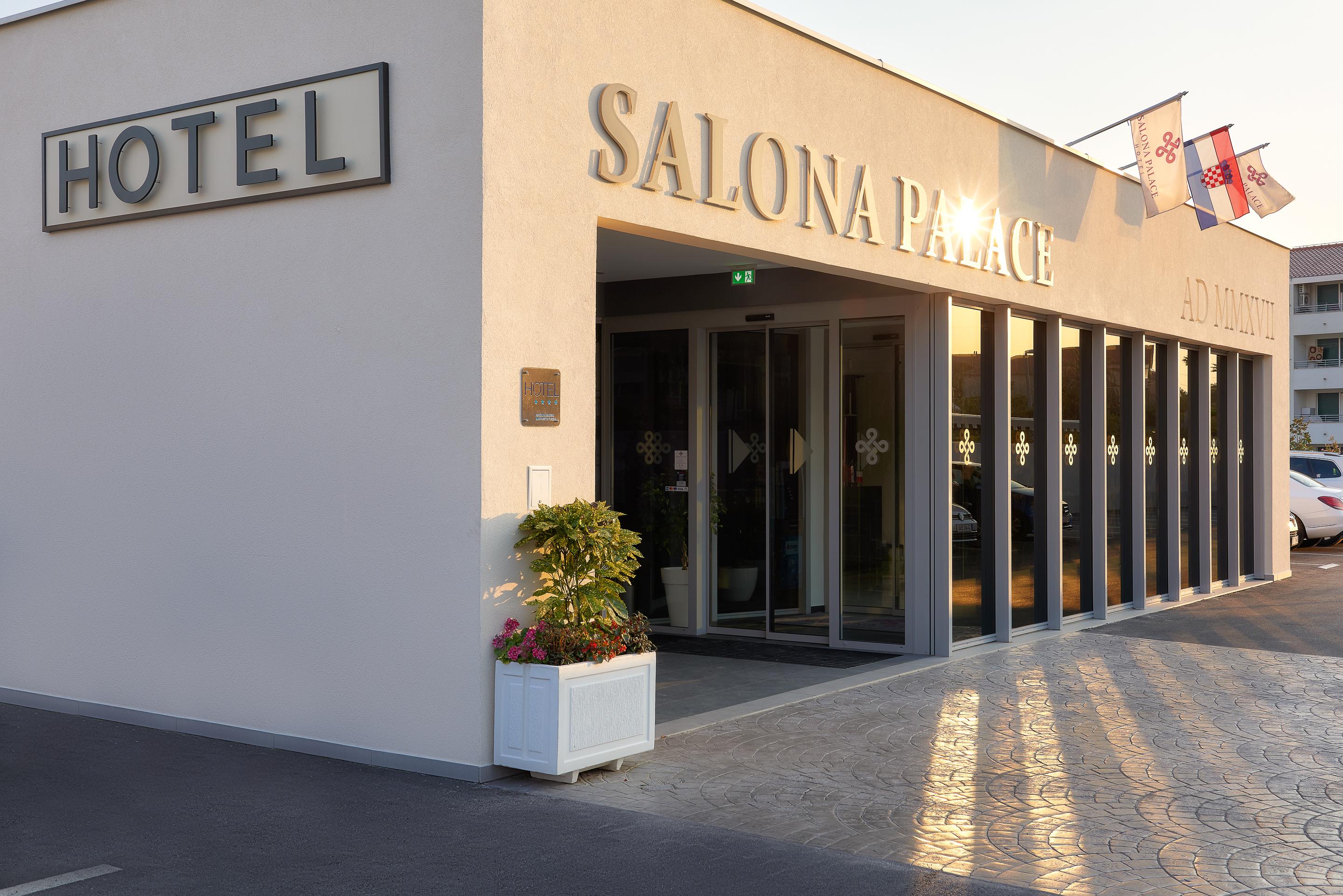 Hotel Salona Palace Ngoại thất bức ảnh