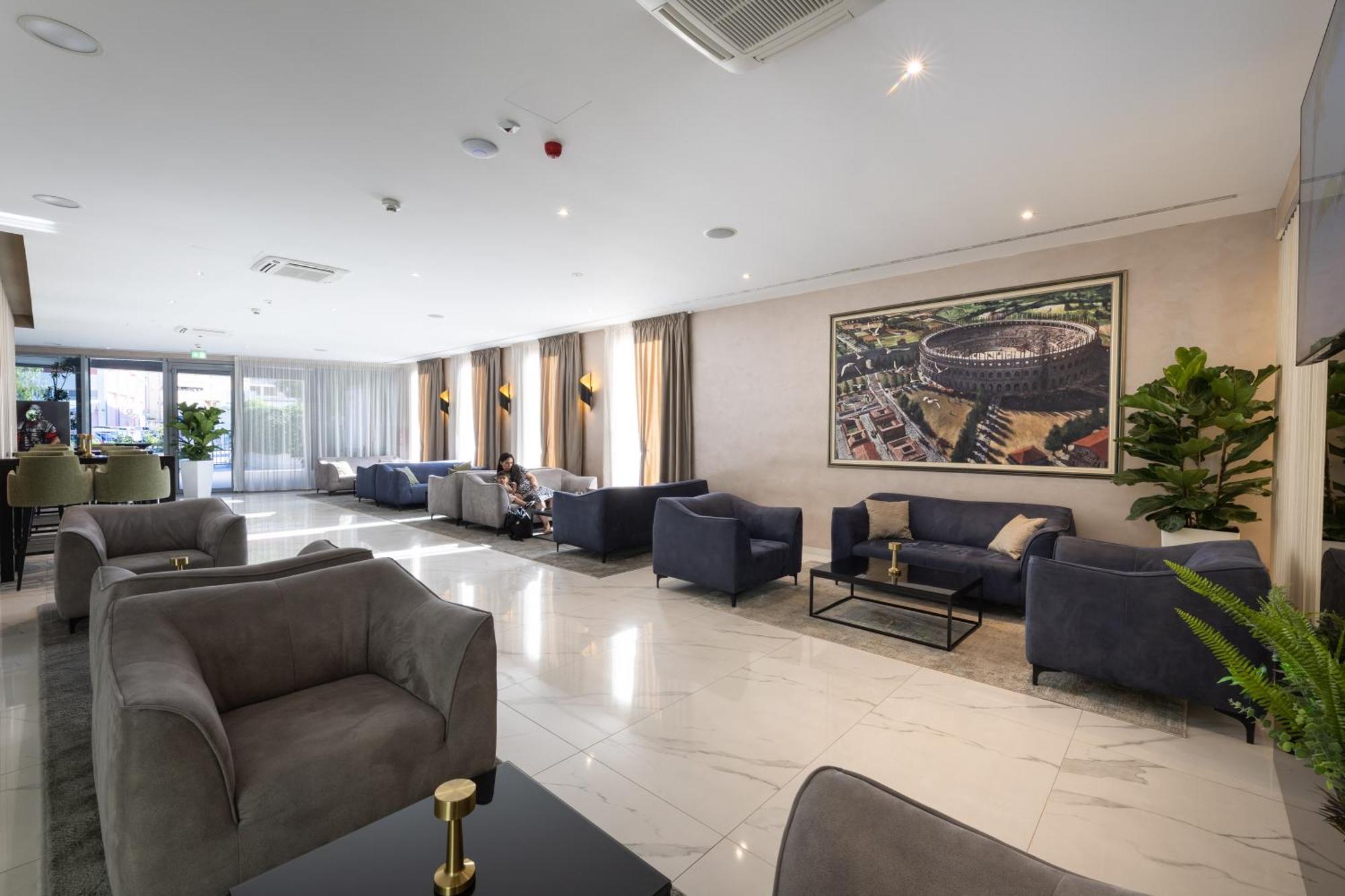 Hotel Salona Palace Ngoại thất bức ảnh