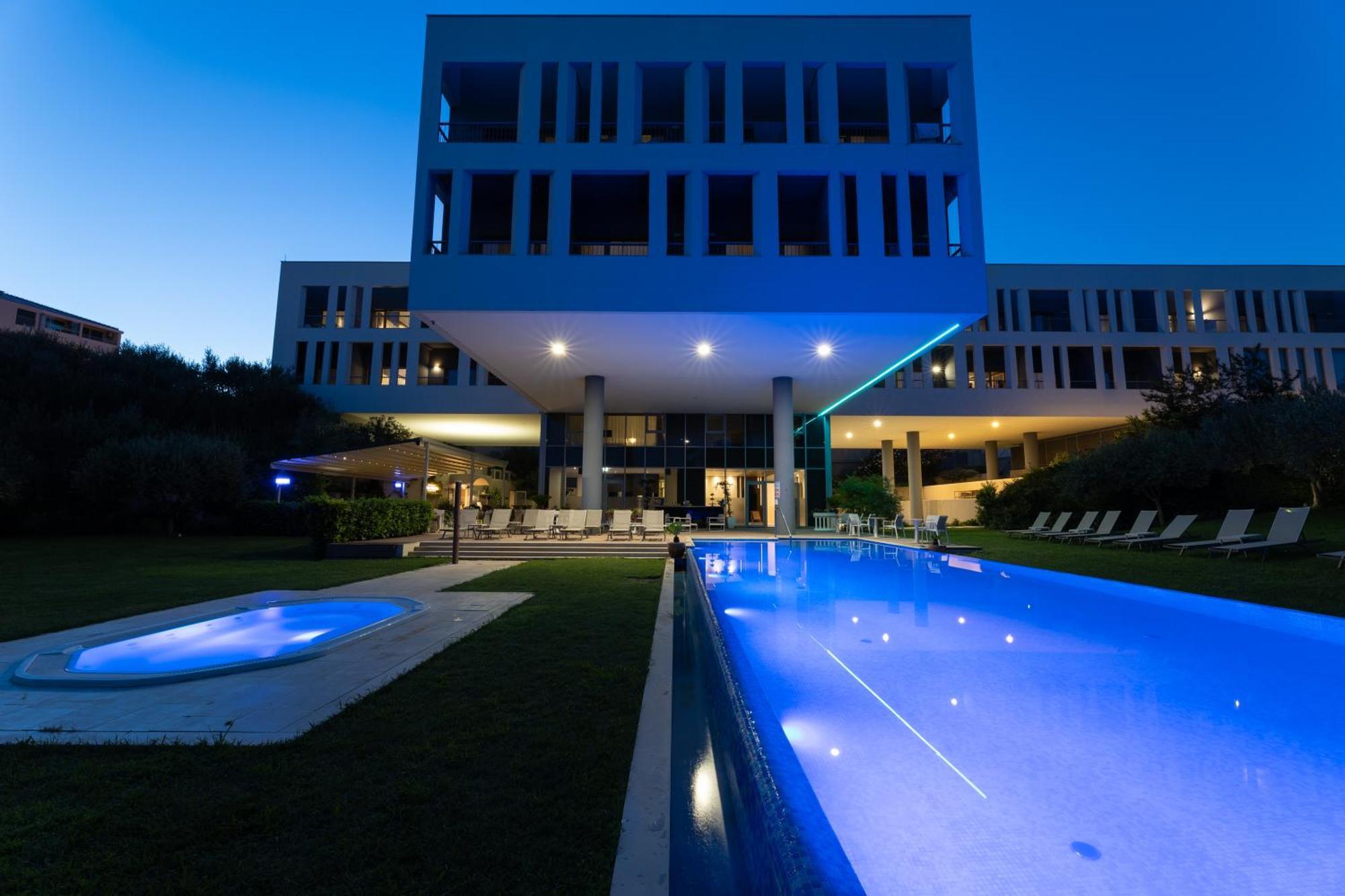 Hotel Salona Palace Ngoại thất bức ảnh