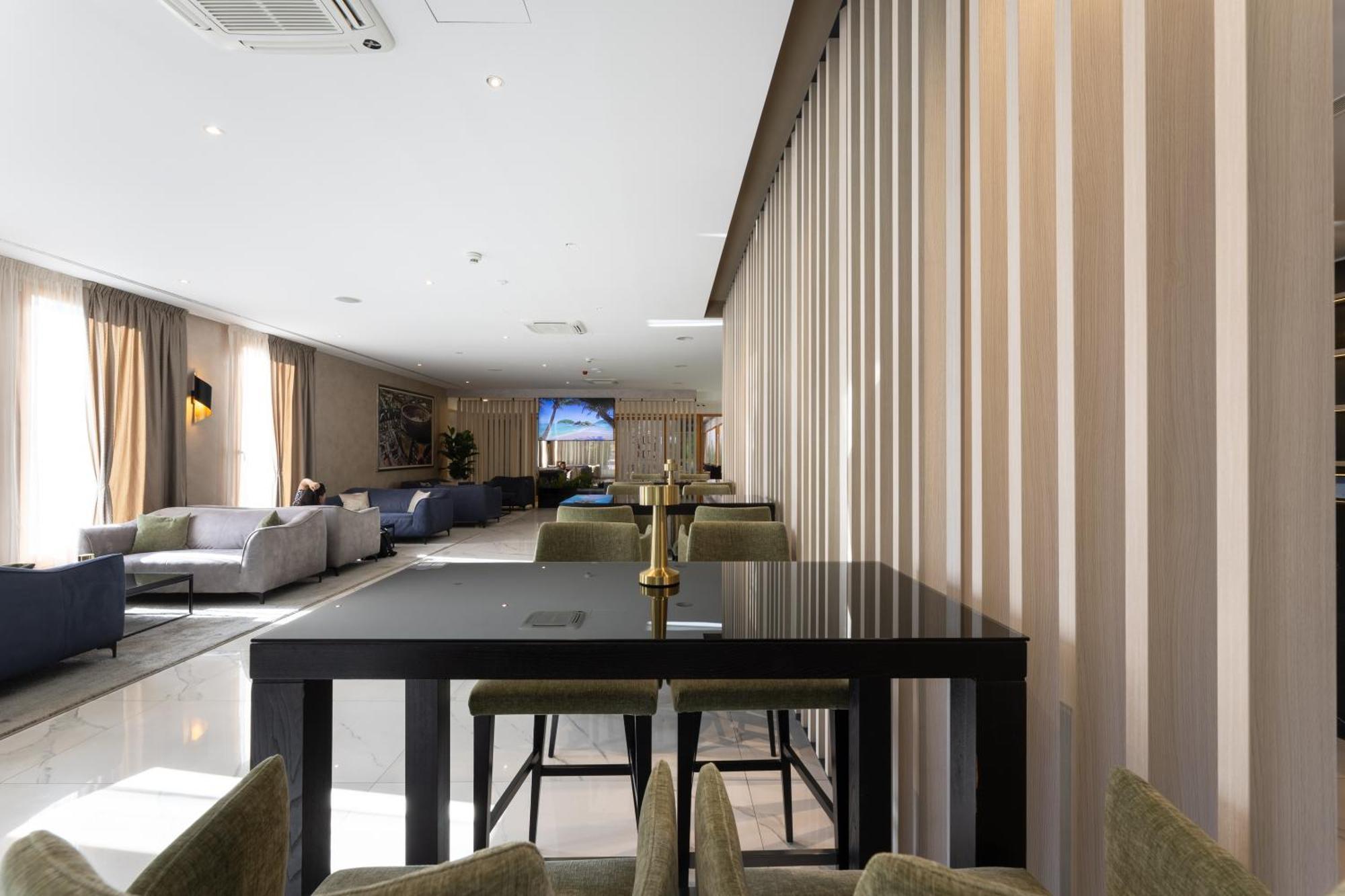 Hotel Salona Palace Ngoại thất bức ảnh