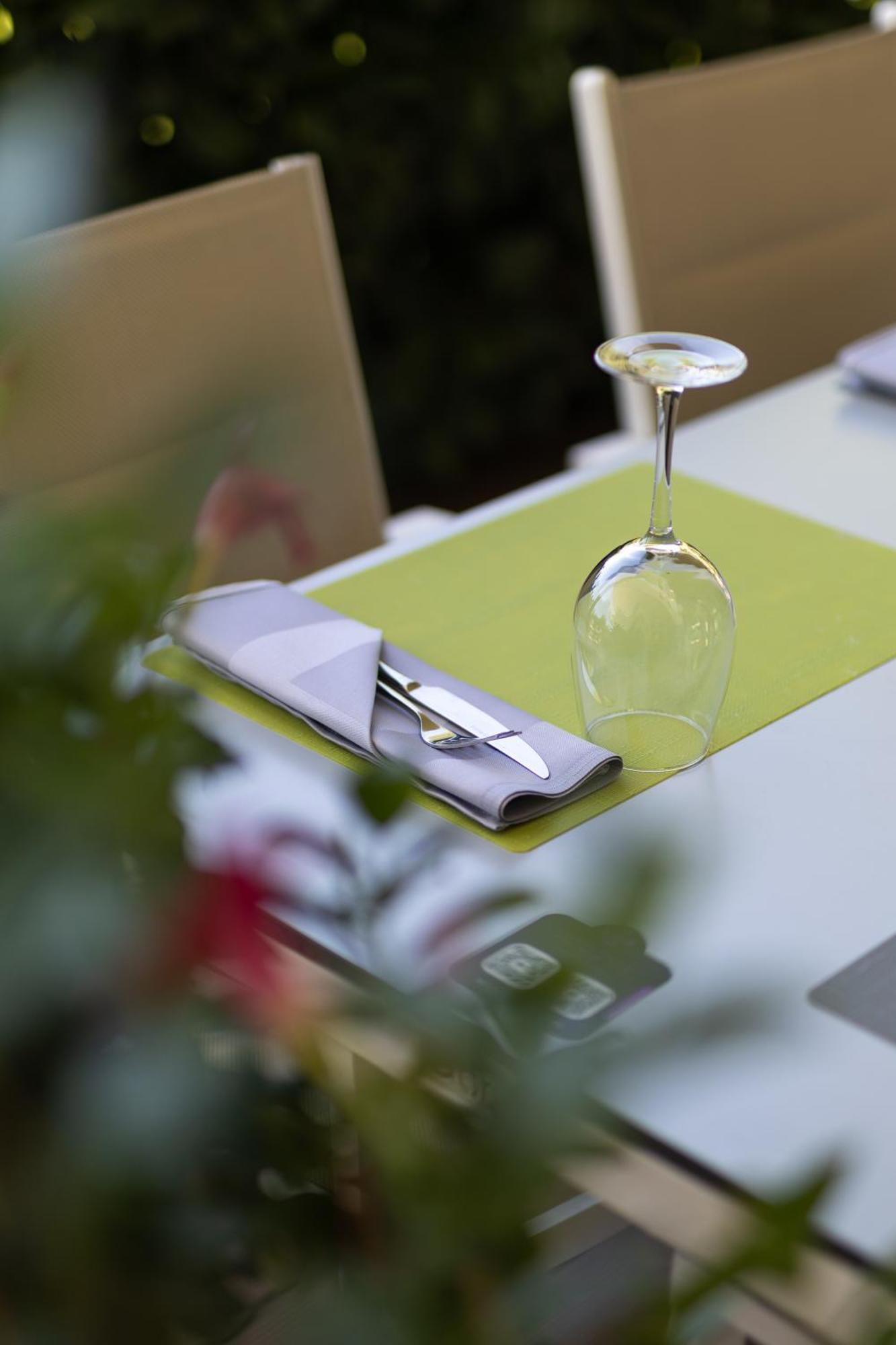 Hotel Salona Palace Ngoại thất bức ảnh