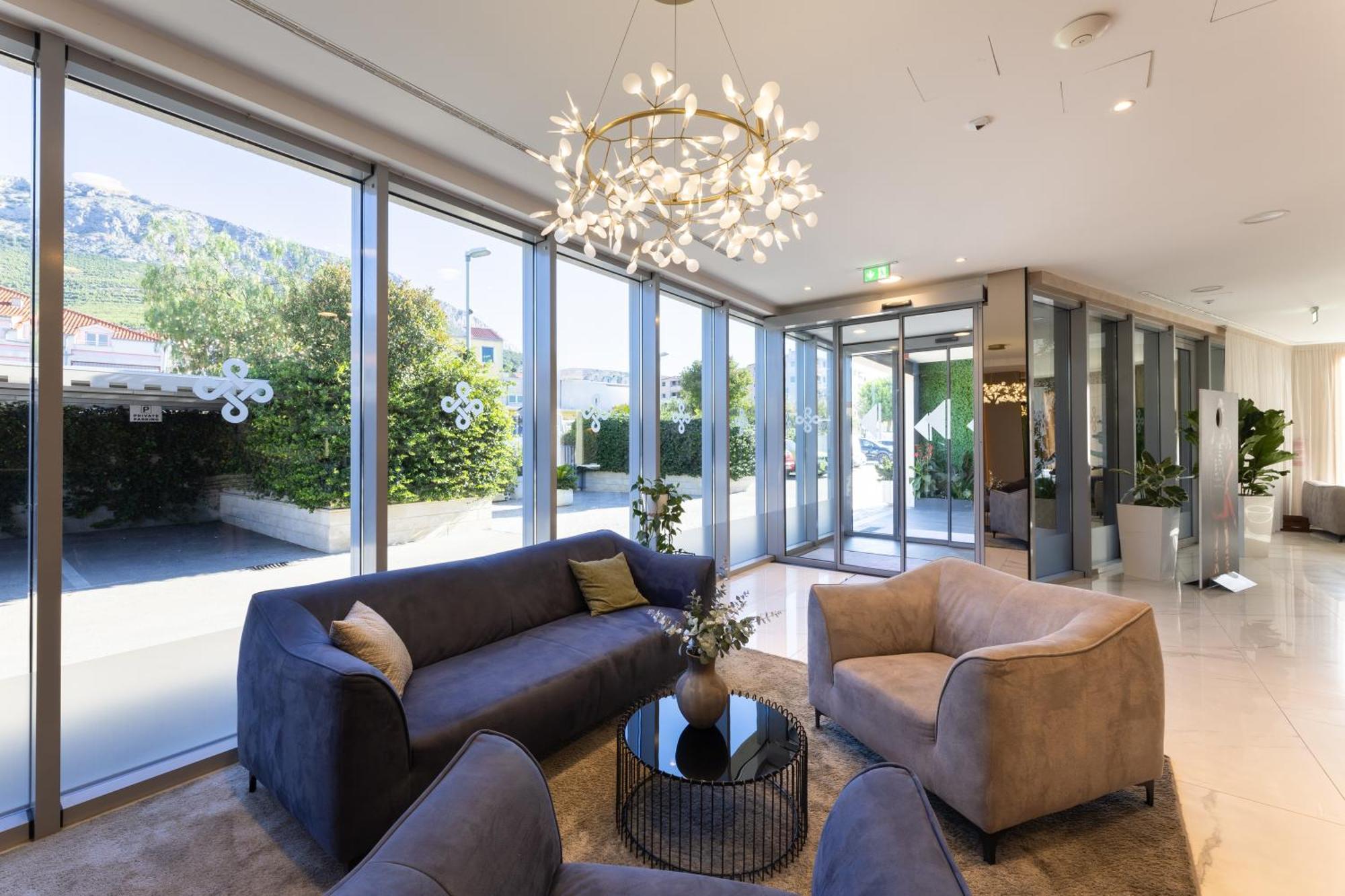 Hotel Salona Palace Ngoại thất bức ảnh