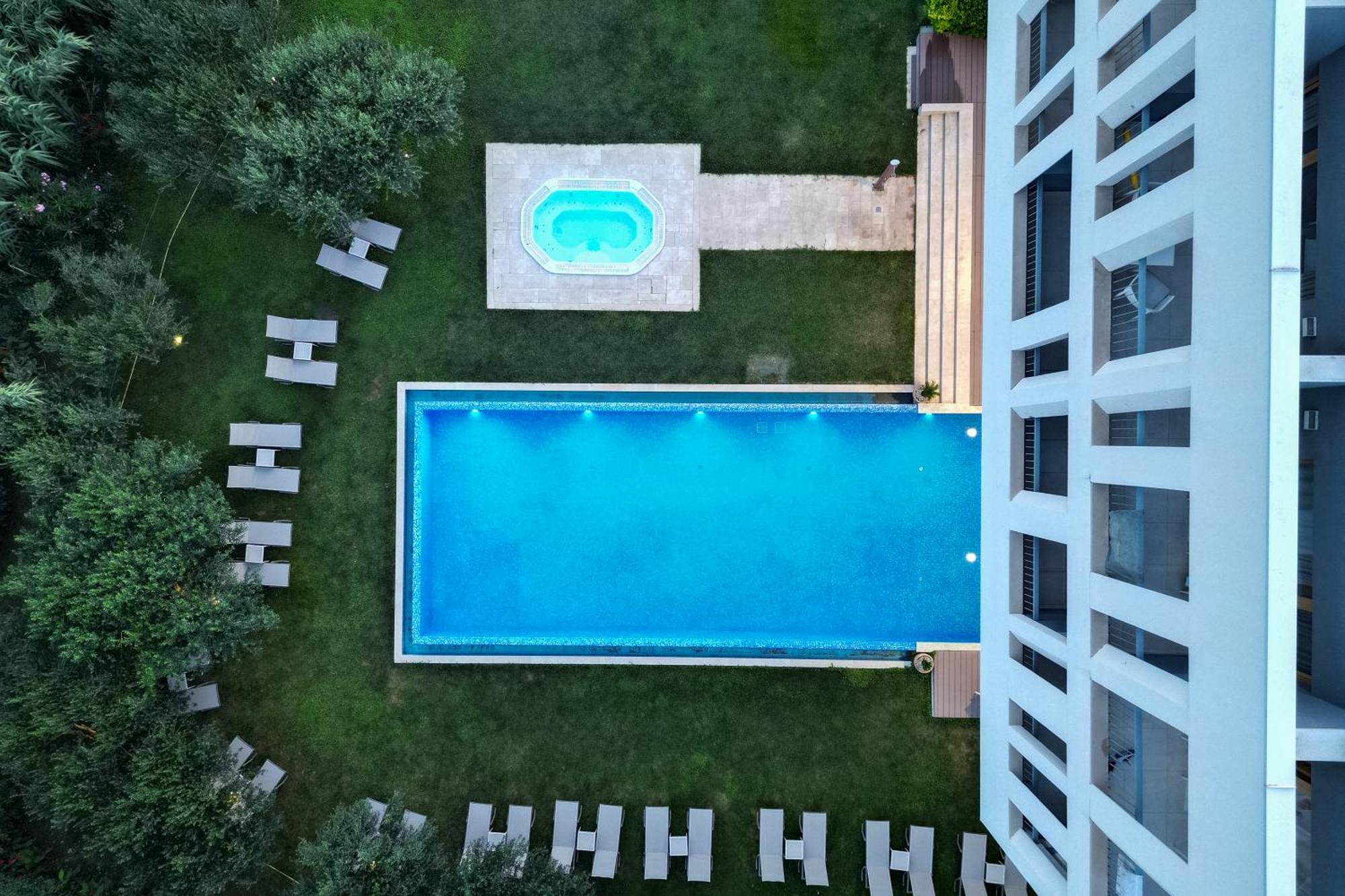 Hotel Salona Palace Ngoại thất bức ảnh
