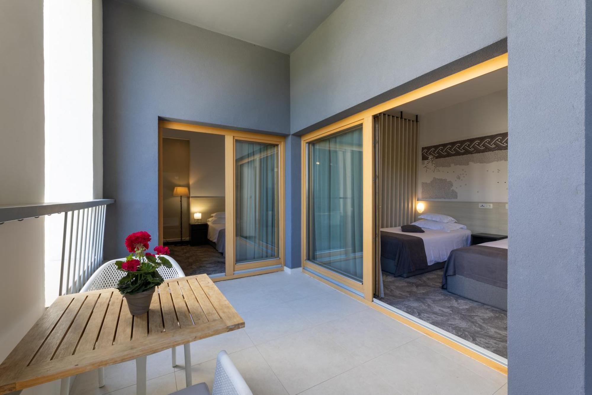 Hotel Salona Palace Ngoại thất bức ảnh